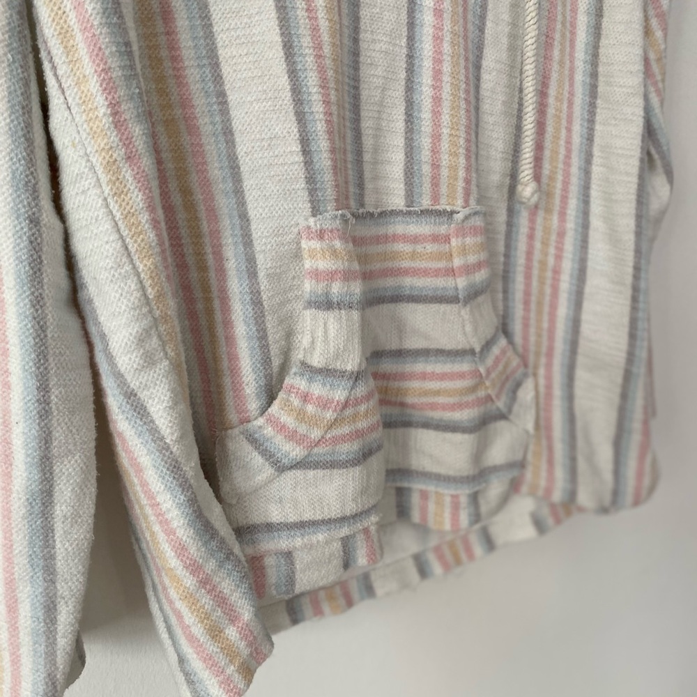 Beach pullover - Picture 2 of 6